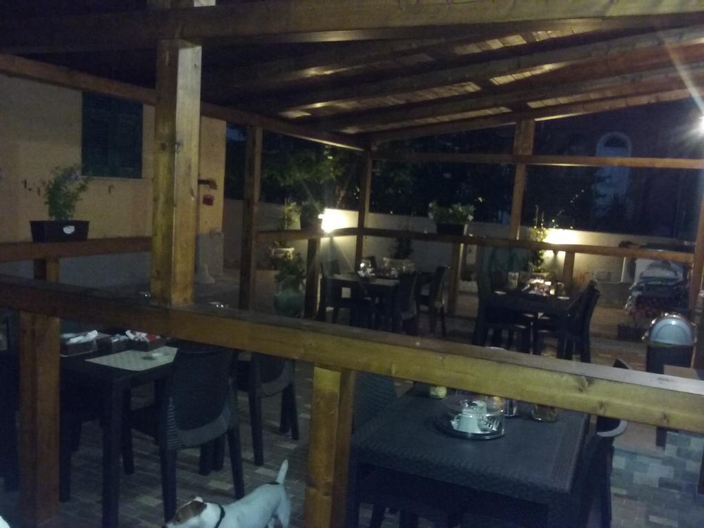 A Due Passi Dal Porto 호텔 치비타베키아 외부 사진