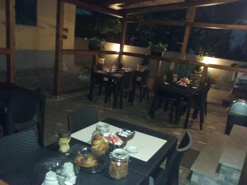A Due Passi Dal Porto 호텔 치비타베키아 외부 사진